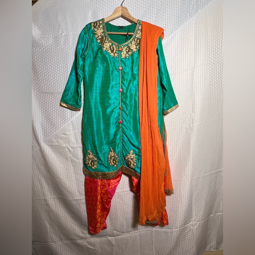 Indian dress (salwaar kameez) w/ embroidered top, patiala bottoms, and duppata.